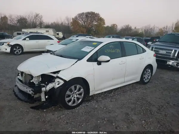 5YFEPMAE0MP221726 2021 TOYOTA COROLLA - Image 2