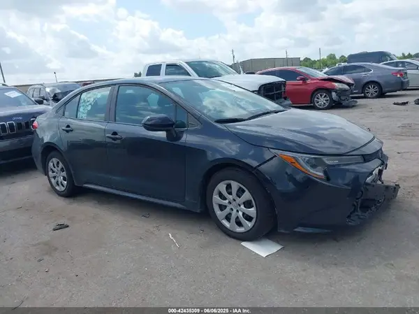 5YFEPMAE0MP233682 2021 TOYOTA COROLLA - Image 1