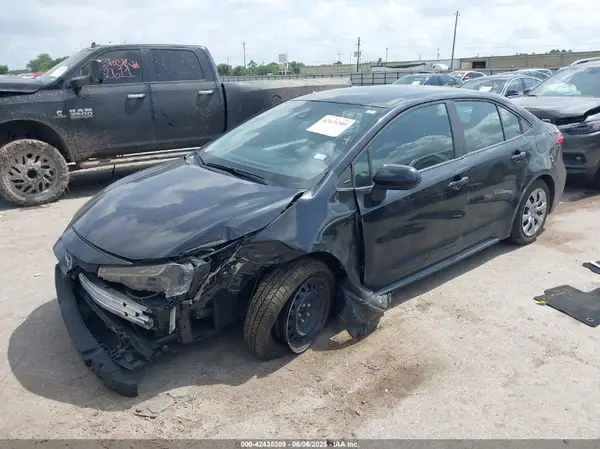 5YFEPMAE0MP233682 2021 TOYOTA COROLLA - Image 2