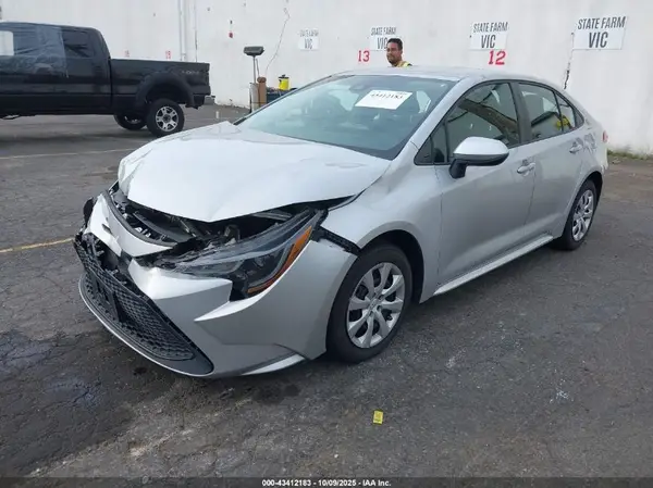5YFEPMAE0MP262910 2021 TOYOTA COROLLA - Image 2