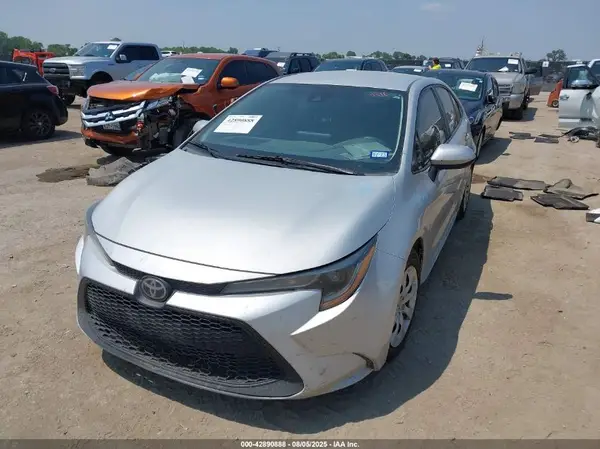 5YFEPMAE0NP272919 2022 TOYOTA COROLLA - Image 2