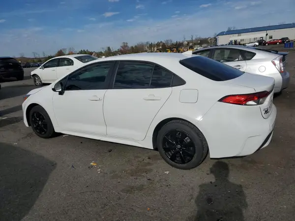 5YFEPMAE0NP279210 2022 TOYOTA COROLLA - Image 2