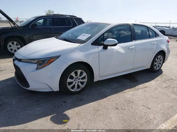 5YFEPMAE0NP288134 2022 TOYOTA COROLLA - Image 2