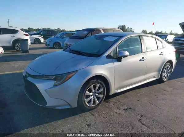 5YFEPMAE0NP295181 2022 TOYOTA COROLLA - Image 2