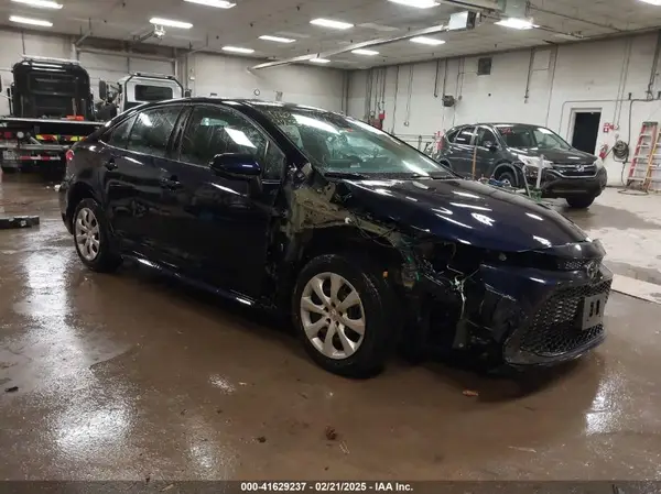 5YFEPMAE0NP304039 2022 TOYOTA COROLLA - Image 1