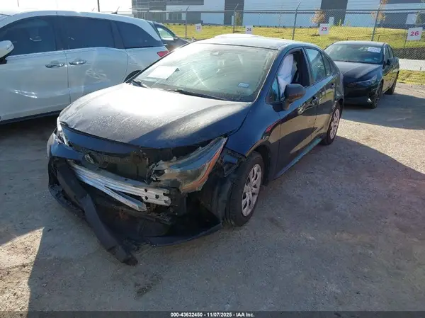 5YFEPMAE0NP309015 2022 TOYOTA COROLLA - Image 2