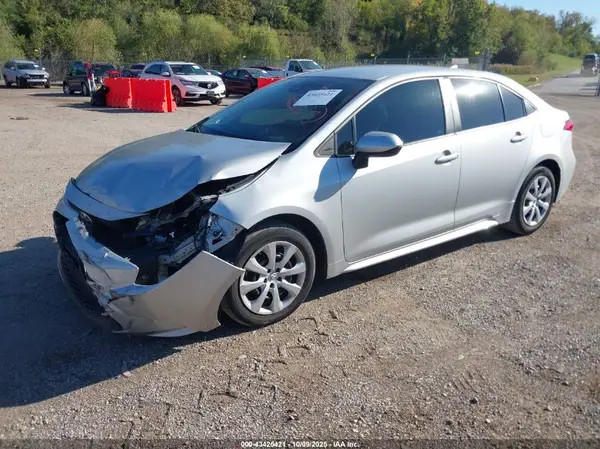 5YFEPMAE0NP309029 2022 TOYOTA COROLLA - Image 2