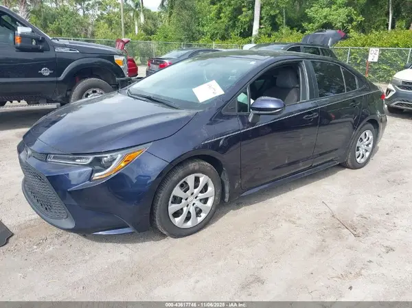 5YFEPMAE0NP319317 2022 TOYOTA COROLLA - Image 2