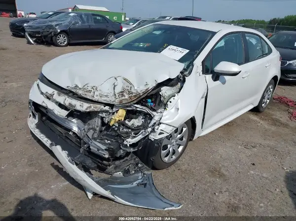 5YFEPMAE0NP321214 2022 TOYOTA COROLLA - Image 2
