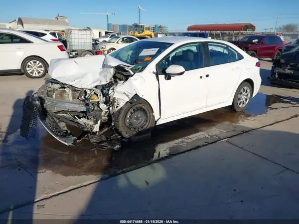 5YFEPMAE0NP322895 2022 TOYOTA COROLLA - Image 2