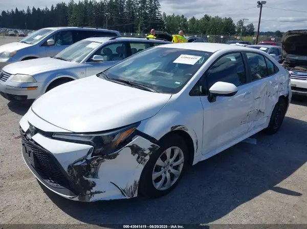 5YFEPMAE0NP326042 2022 TOYOTA COROLLA - Image 2