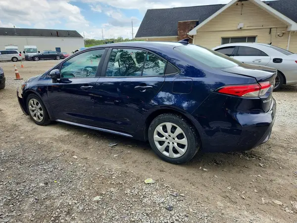 5YFEPMAE0NP335193 2022 TOYOTA COROLLA - Image 2