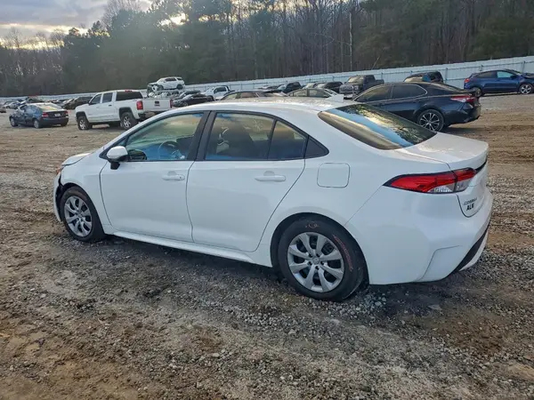 5YFEPMAE0NP336019 2022 TOYOTA COROLLA - Image 2