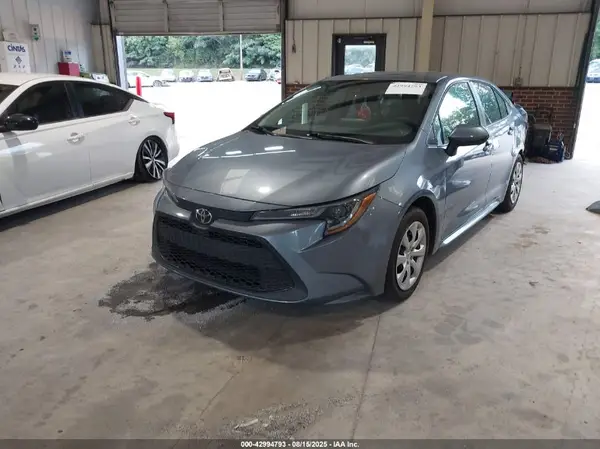 5YFEPMAE0NP349921 2022 TOYOTA COROLLA - Image 2