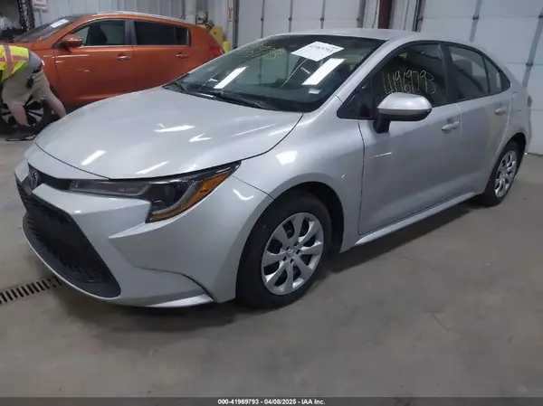 5YFEPMAE0NP360031 2022 TOYOTA COROLLA - Image 2