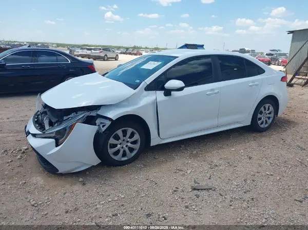 5YFEPMAE0NP360076 2022 TOYOTA COROLLA - Image 2