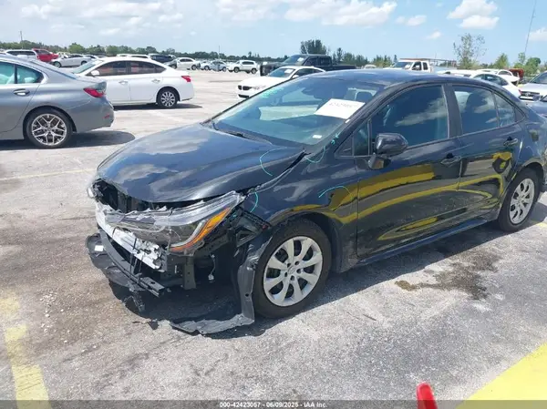 5YFEPMAE0NP368596 2022 TOYOTA COROLLA - Image 2