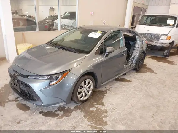 5YFEPMAE0NP374284 2022 TOYOTA COROLLA - Image 2