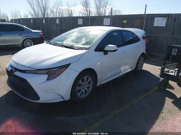 5YFEPMAE0NP381588 2022 TOYOTA COROLLA - Image 2