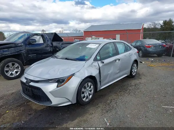 5YFEPMAE0NP382904 2022 TOYOTA COROLLA - Image 2