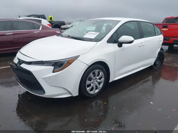 5YFEPMAE0NP383549 2022 TOYOTA COROLLA - Image 2