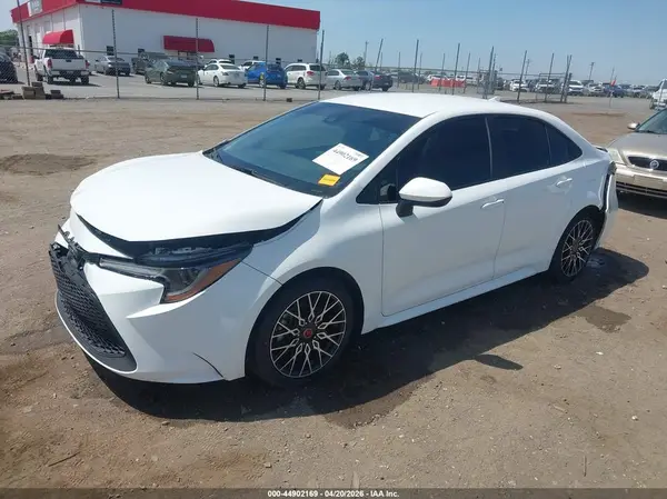 5YFEPMAE0NP385060 2022 TOYOTA COROLLA - Image 2