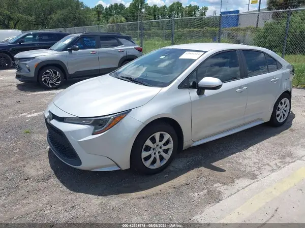 5YFEPMAE0NP389223 2022 TOYOTA COROLLA - Image 2