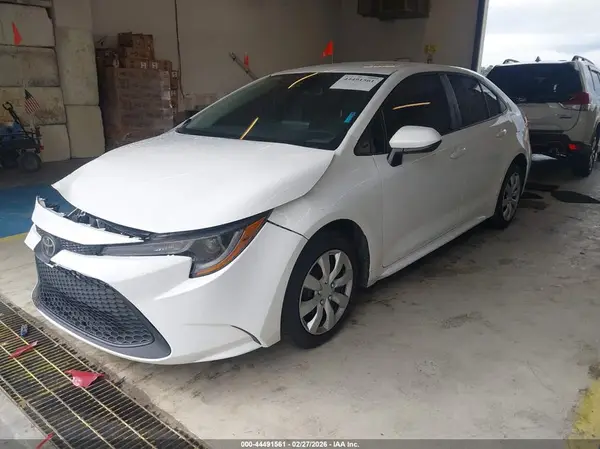 5YFEPMAE0NP389402 2022 TOYOTA COROLLA - Image 2