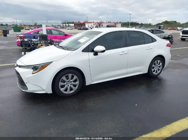 5YFEPMAE0NP390243 2022 TOYOTA COROLLA - Image 2
