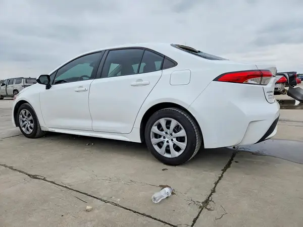 5YFEPMAE0NP390646 2022 TOYOTA COROLLA - Image 2