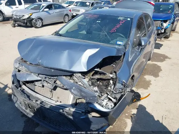 5YFEPMAE1MP175081 2021 TOYOTA COROLLA - Image 2