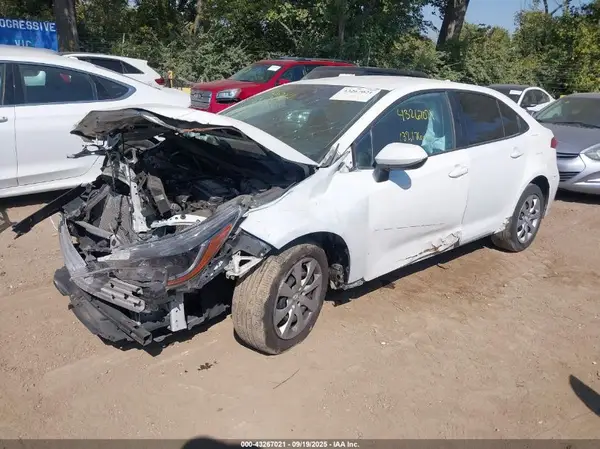 5YFEPMAE1MP180457 2021 TOYOTA COROLLA - Image 2