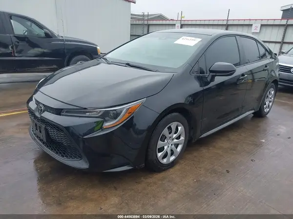 5YFEPMAE1MP184556 2021 TOYOTA COROLLA - Image 2