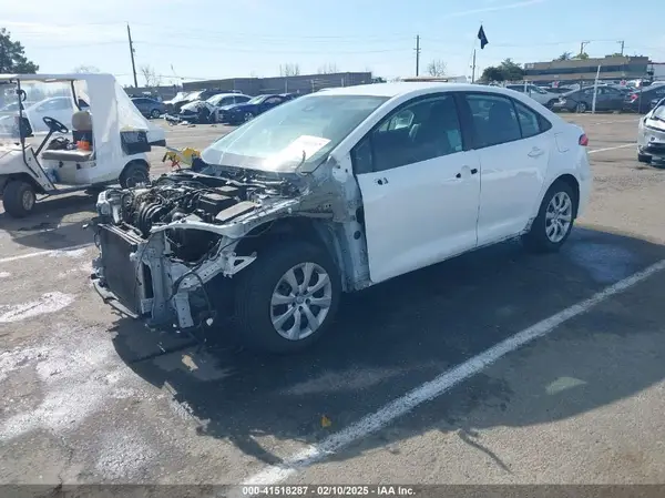 5YFEPMAE1MP208550 2021 TOYOTA COROLLA - Image 2