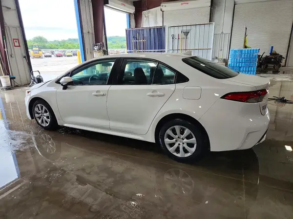 5YFEPMAE1MP210637 2021 TOYOTA COROLLA - Image 2
