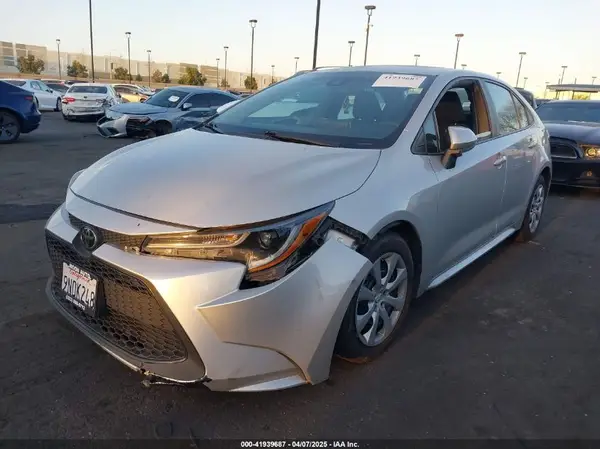 5YFEPMAE1MP211528 2021 TOYOTA COROLLA - Image 2