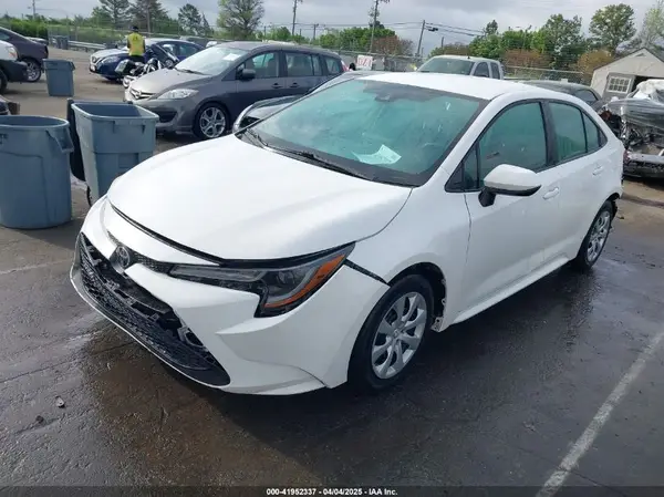 5YFEPMAE1MP236722 2021 TOYOTA COROLLA - Image 2