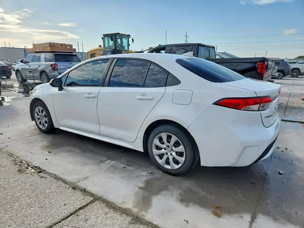 5YFEPMAE1MP245100 2021 TOYOTA COROLLA - Image 2