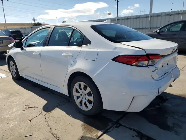 5YFEPMAE1MP246716 2021 TOYOTA COROLLA - Image 2