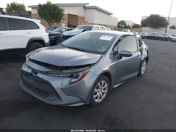 5YFEPMAE1MP246800 2021 TOYOTA COROLLA - Image 2