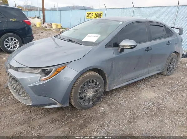 5YFEPMAE1MP251897 2021 TOYOTA COROLLA - Image 2