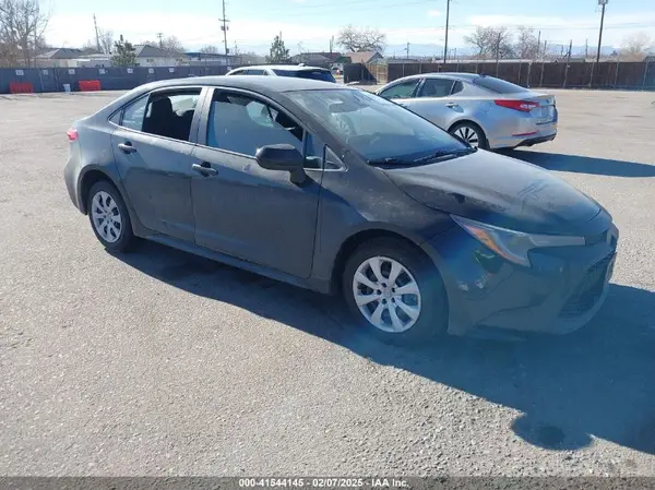 5YFEPMAE1MP252418 2021 TOYOTA COROLLA - Image 1