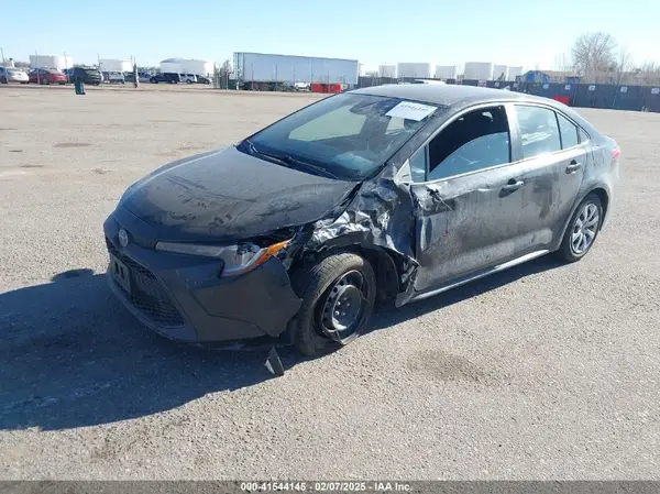 5YFEPMAE1MP252418 2021 TOYOTA COROLLA - Image 2