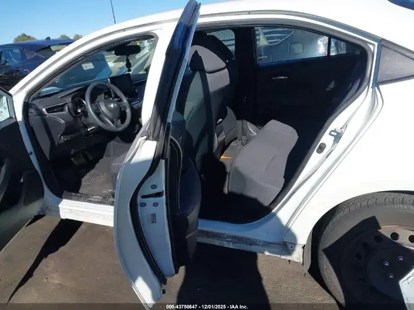 5YFEPMAE1MP260003 2021 TOYOTA COROLLA - Image 8