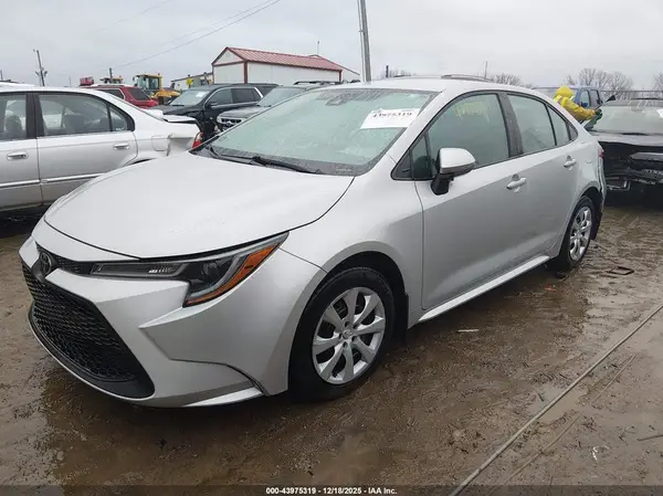 5YFEPMAE1MP263242 2021 TOYOTA COROLLA - Image 2