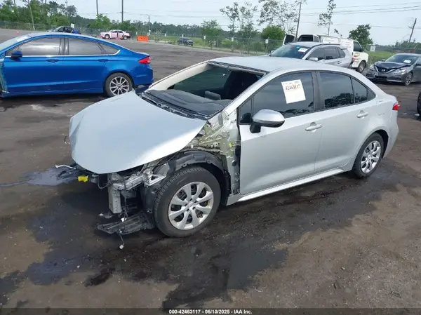 5YFEPMAE1MP263743 2021 TOYOTA COROLLA - Image 2