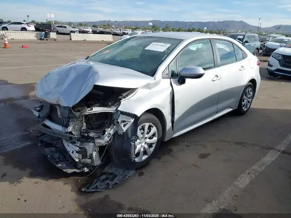 5YFEPMAE1NP274078 2022 TOYOTA COROLLA - Image 2