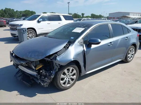 5YFEPMAE1NP280253 2022 TOYOTA COROLLA - Image 2