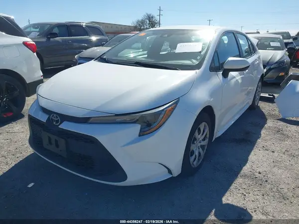 5YFEPMAE1NP283279 2022 TOYOTA COROLLA - Image 2