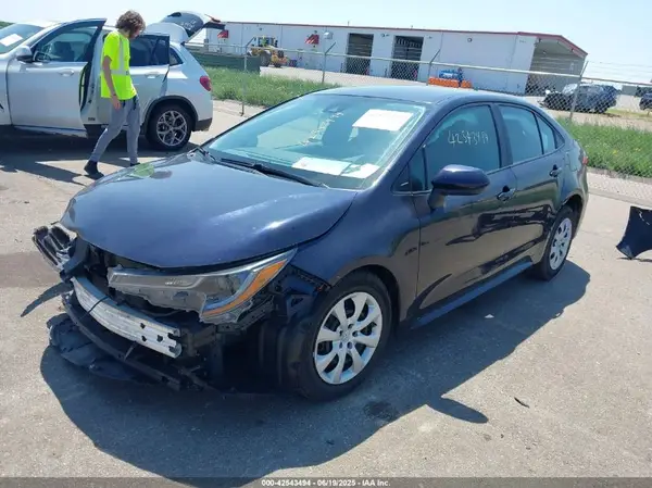 5YFEPMAE1NP283718 2022 TOYOTA COROLLA - Image 2